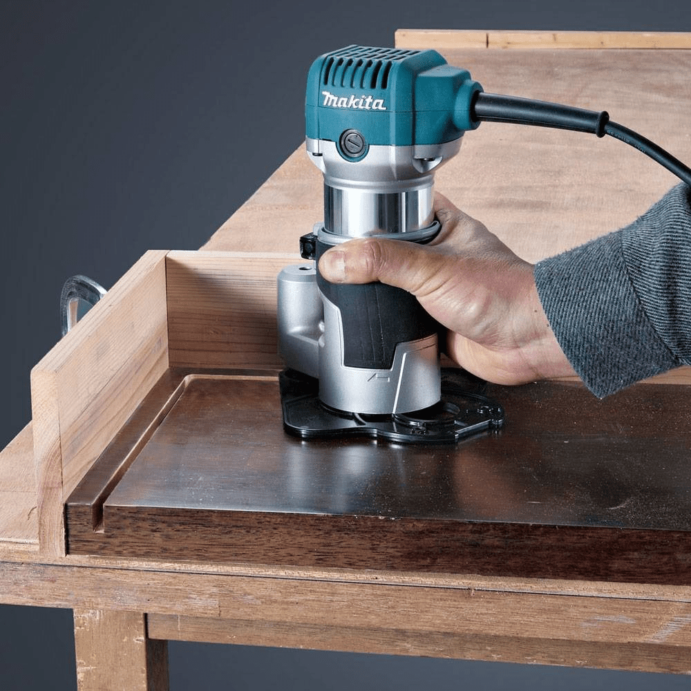 Masina de frezat Makita RT0700CX2 Masina de frezat Makita RT0700CX2