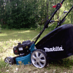 Masina de tuns gazon pe benzina Makita PLM4627N