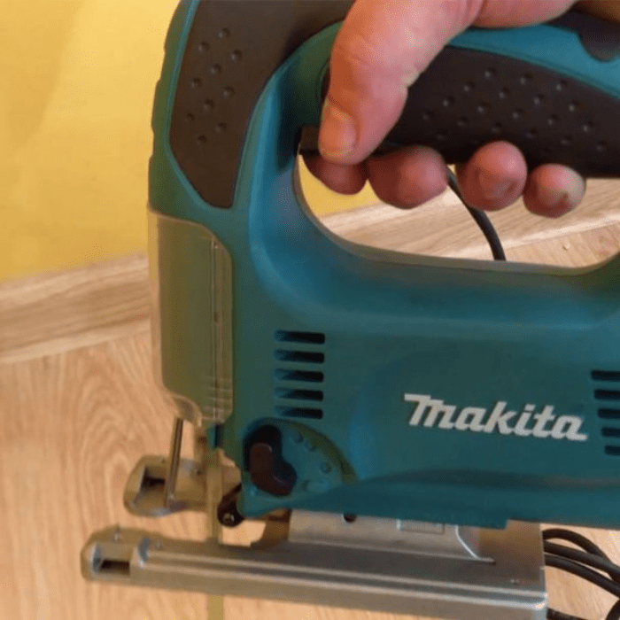 Fierastrau pendular Makita 4329 Fierastrau pendular Makita 4329