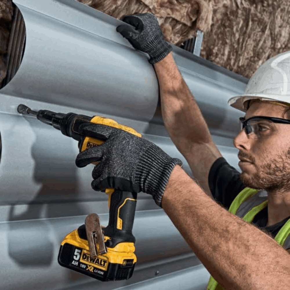 Masina de gaurit si infiletat cu 2 acumulatori DeWalt DCD792P2B Masina de gaurit si infiletat cu 2 acumulatori DeWalt DCD792P2B