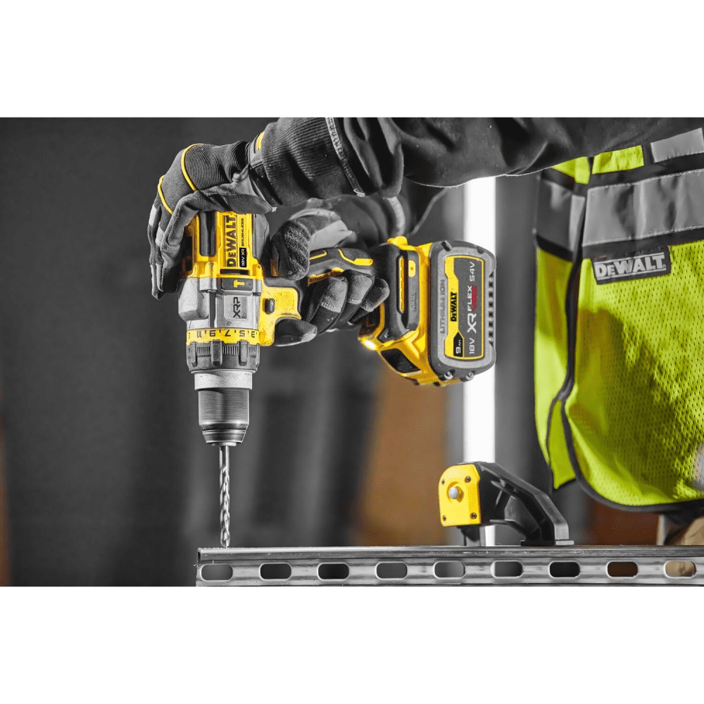 Masina de gaurit cu acumulator 9Ah DeWalt DCD999X1 Masina de gaurit cu acumulator 9Ah DeWalt DCD999X1