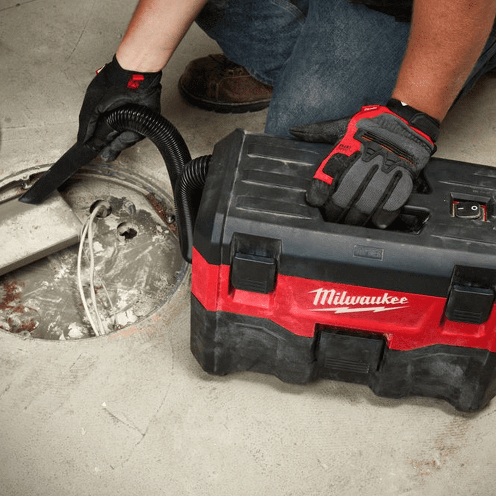 Aspirator uscat/umed cu acumulator Milwaukee M18 VC2-0 SOLO Aspirator uscat/umed cu acumulator Milwaukee M18 VC2-0 SOLO