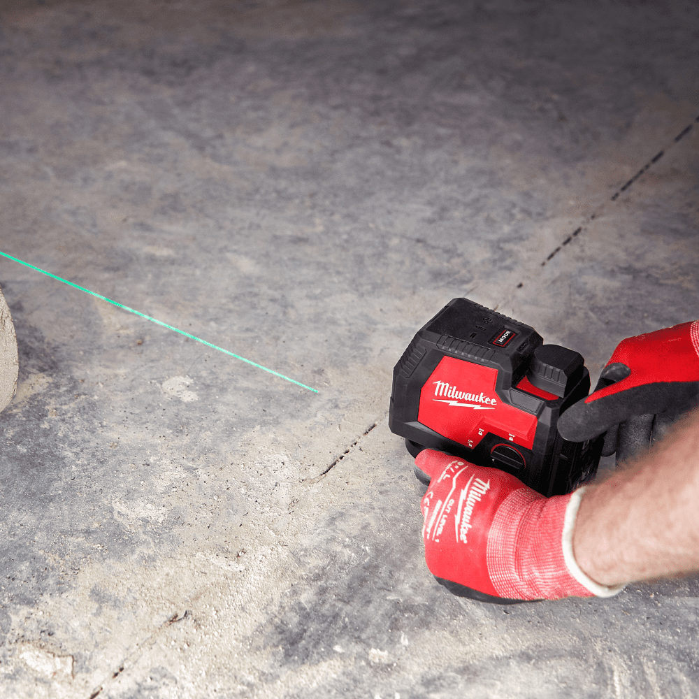 Nivela laser cu 2 linii Milwaukee L4 CLL-301C Nivela laser cu 2 linii Milwaukee L4 CLL-301C