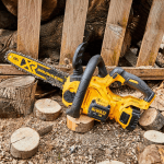 Motofierastrau fara acumulatori DeWalt DCM565N