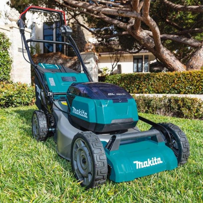 Masina de tuns gazon cu 4 acumulatori cu autopropulsie 36V Makita DLM462PT4 Masina de tuns gazon cu 4 acumulatori cu autopropulsie 36V Makita DLM462PT4