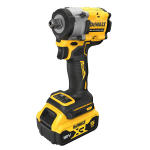 Masina de insurubat cu impact cu 2 acumulatori DeWalt DCF922P2T