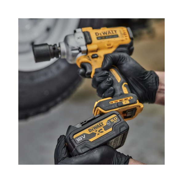 Masina de insurubat cu impact cu 2 acumulatori DeWalt DCF892P2T