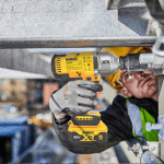 Masina de insurubat cu impact cu 2 acumulatori DeWalt DCF900P2G