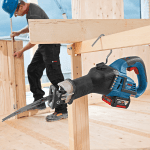 Fierastrau tip sabie cu 2 acumulatori Bosch GSA 18V-32