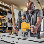 Masina de frezat DeWalt DWE625