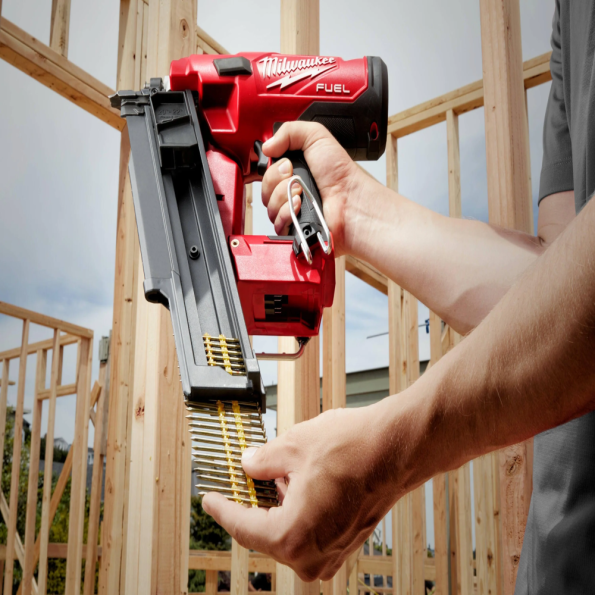 Pistol pentru batut cuie fara acumulatori Milwaukee M18 FFN21-0C