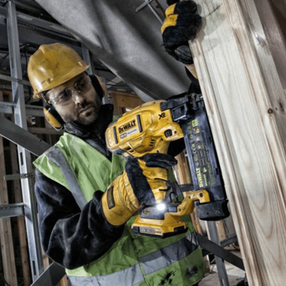 Pistol de batut cuie DeWalt DCN680NT fara acumulatori Pistol de batut cuie DeWalt DCN680NT fara acumulatori