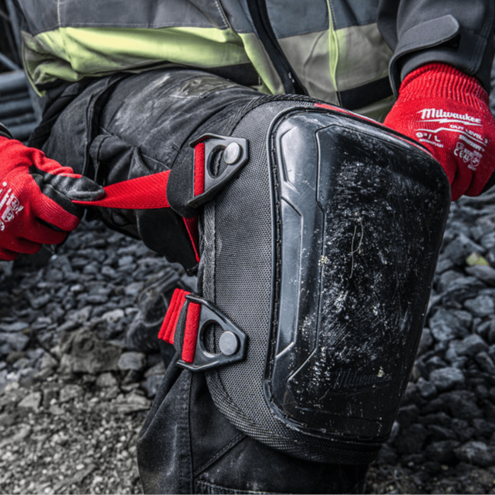 4932478137-2 Genunchiera rigida pentru suprafete dure Milwaukee