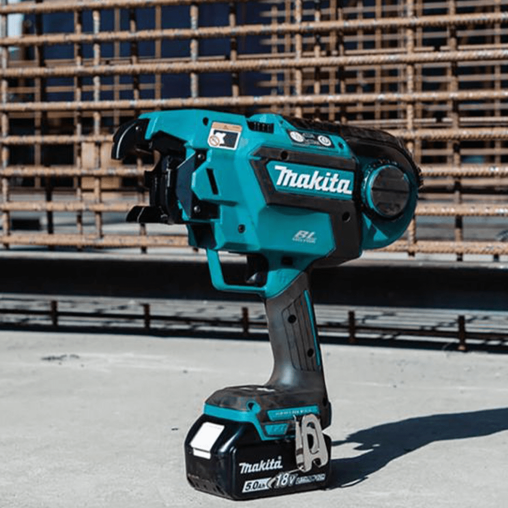 Masina de legat fier beton Makita cu 2 acumulatori DTR181RTE Masina de legat fier beton Makita cu 2 acumulatori DTR181RTE