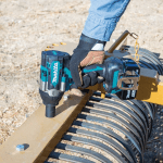 Masina de insurubat cu impact cu 2 acumulatori Makita DTW701RTJ