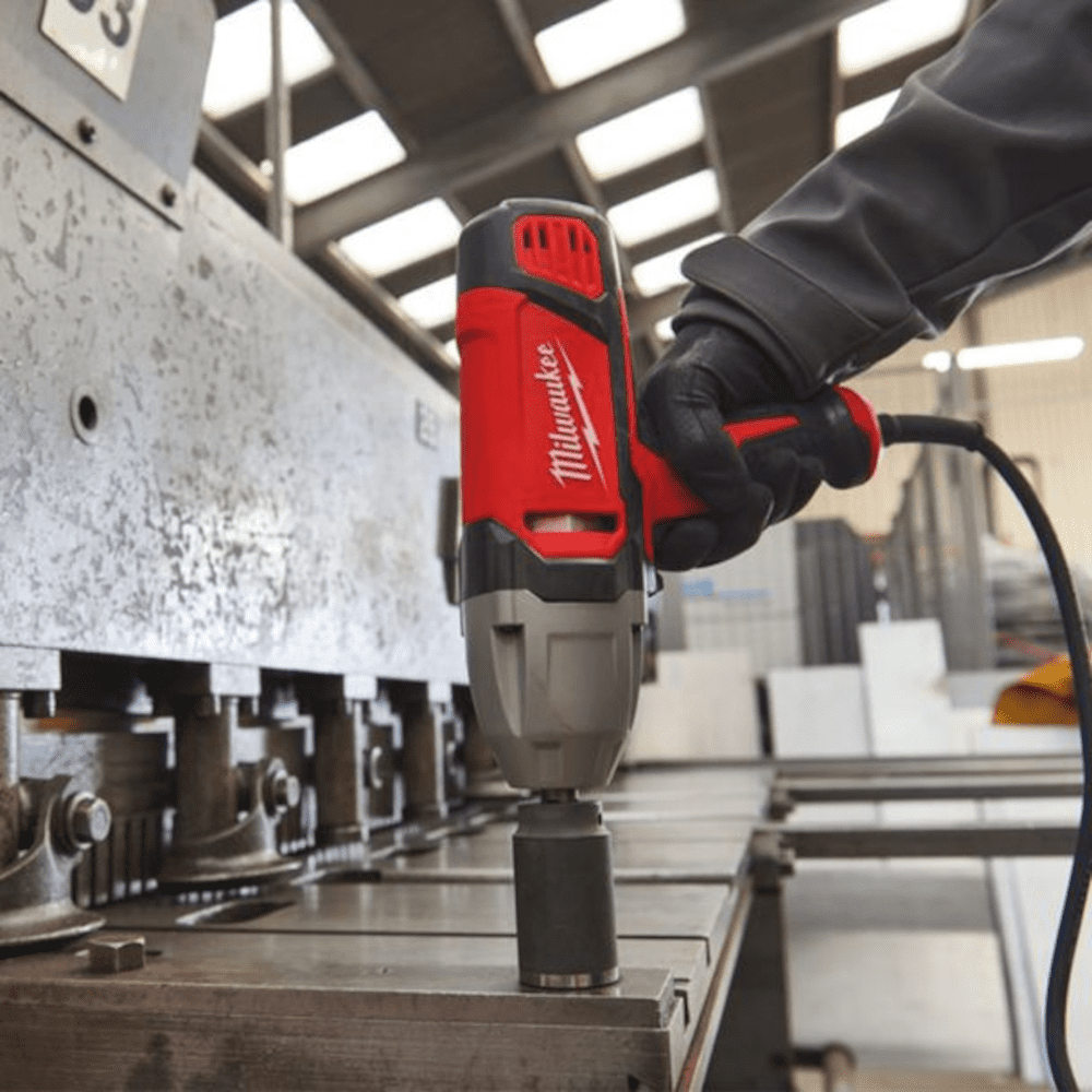 Masina de insurubat cu impact Milwaukee IPWE400R Masina de insurubat cu impact Milwaukee IPWE400R