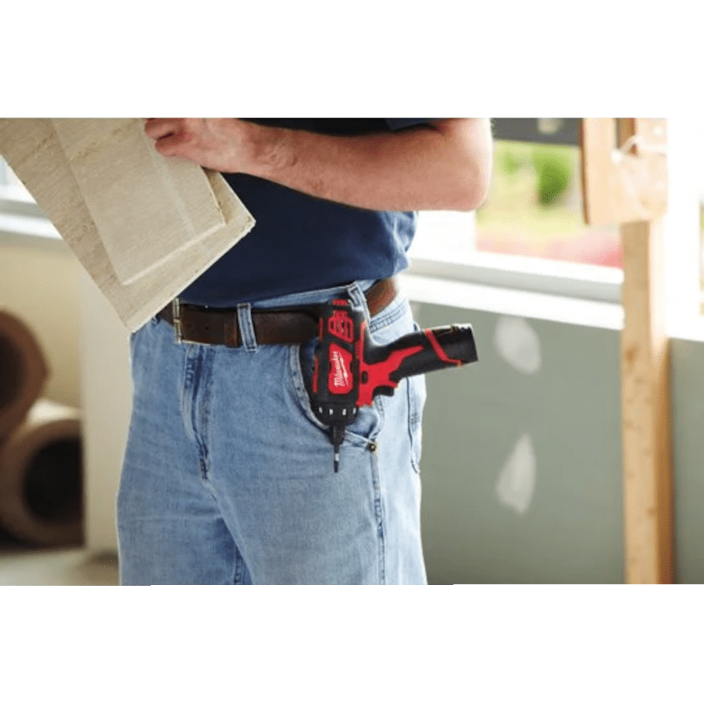 Masina de insurubat cu 2 acumulatori 2Ah Milwaukee M12 BD-202C Masina de insurubat cu 2 acumulatori 2Ah Milwaukee M12 BD-202C