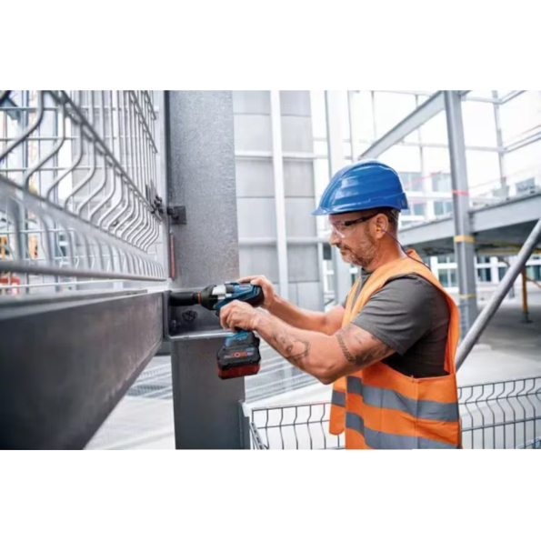 Masina de insurubat cu impact cu 2 acumulatori 5Ah Bosch GDS 18V-1050 H