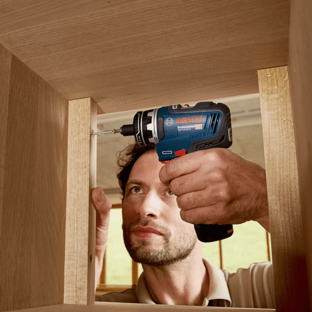 Masina de insurubat multifunctionala cu 2 acumulatori Bosch GSR 12V-35 Masina de insurubat multifunctionala cu 2 acumulatori Bosch GSR 12V-35