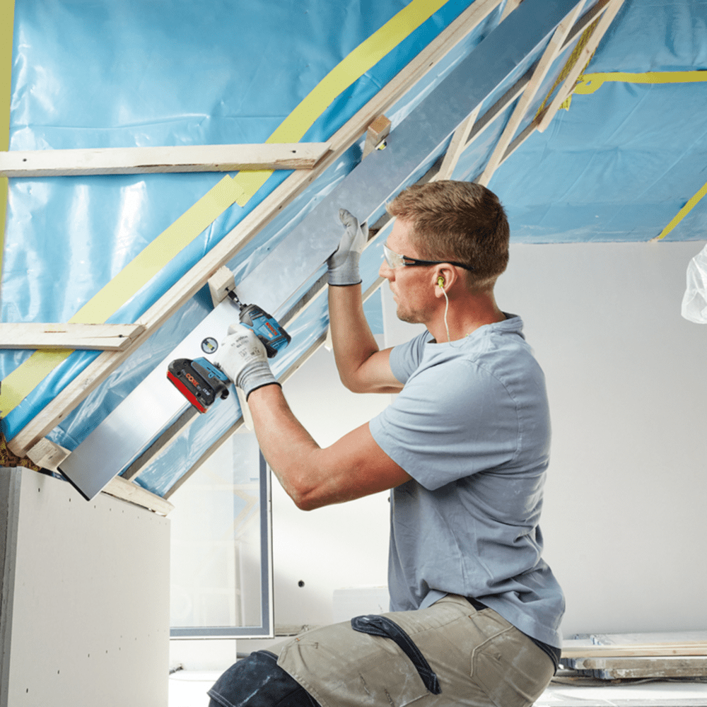 Masina de insurubat cu impact cu 2 acumulatori 4Ah Bosch GDR 18V-200 C Masina de insurubat cu impact cu 2 acumulatori 4Ah Bosch GDR 18V-200 C