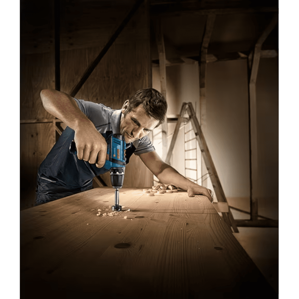 Masina de gaurit cu 2 acumulatori 2Ah Bosch GSR 10.8 2-Li Masina de gaurit cu 2 acumulatori 2Ah Bosch GSR 10.8 2-Li