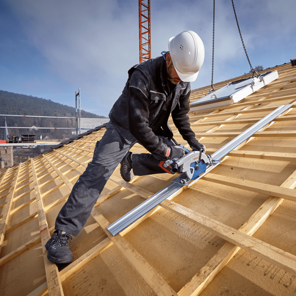 Fierastrau circular cu 2 acumulatori 8Ah Bosch GKS 18V-68 GC Fierastrau circular cu 2 acumulatori 8Ah Bosch GKS 18V-68 GC