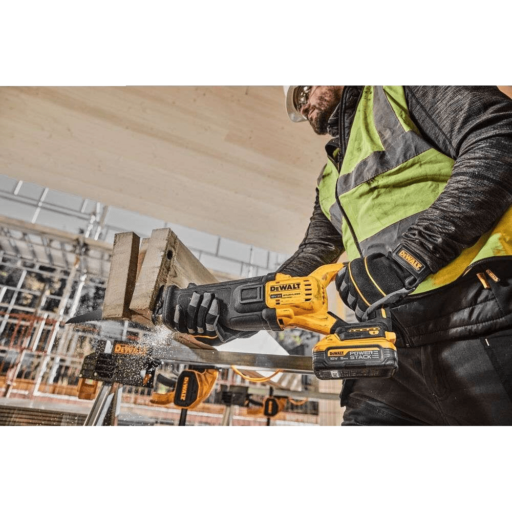 Fierastrau circular cu 2 acumulatori DeWalt DCS386H2T Fierastrau circular cu 2 acumulatori DeWalt DCS386H2T