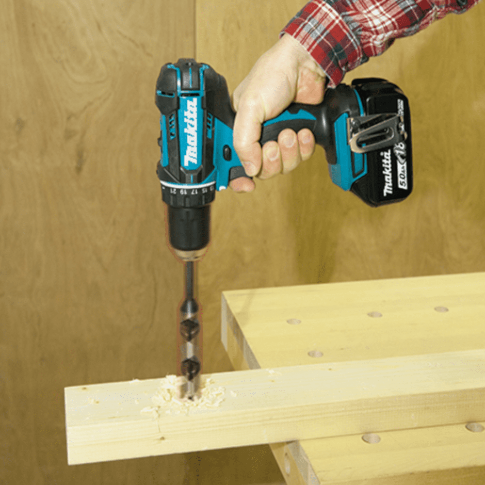 Masina de gaurit/insurubat cu 3 acumulatori Makita DDF482RFE3 Masina de gaurit/insurubat cu 3 acumulatori Makita DDF482RFE3