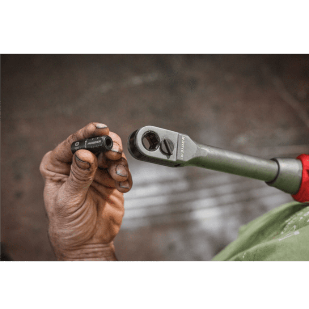 Antrenor cu clichet cu 2 acumulatori 2Ah Milwaukee M12 FPTR-202X Antrenor cu clichet cu 2 acumulatori 2Ah Milwaukee M12 FPTR-202X