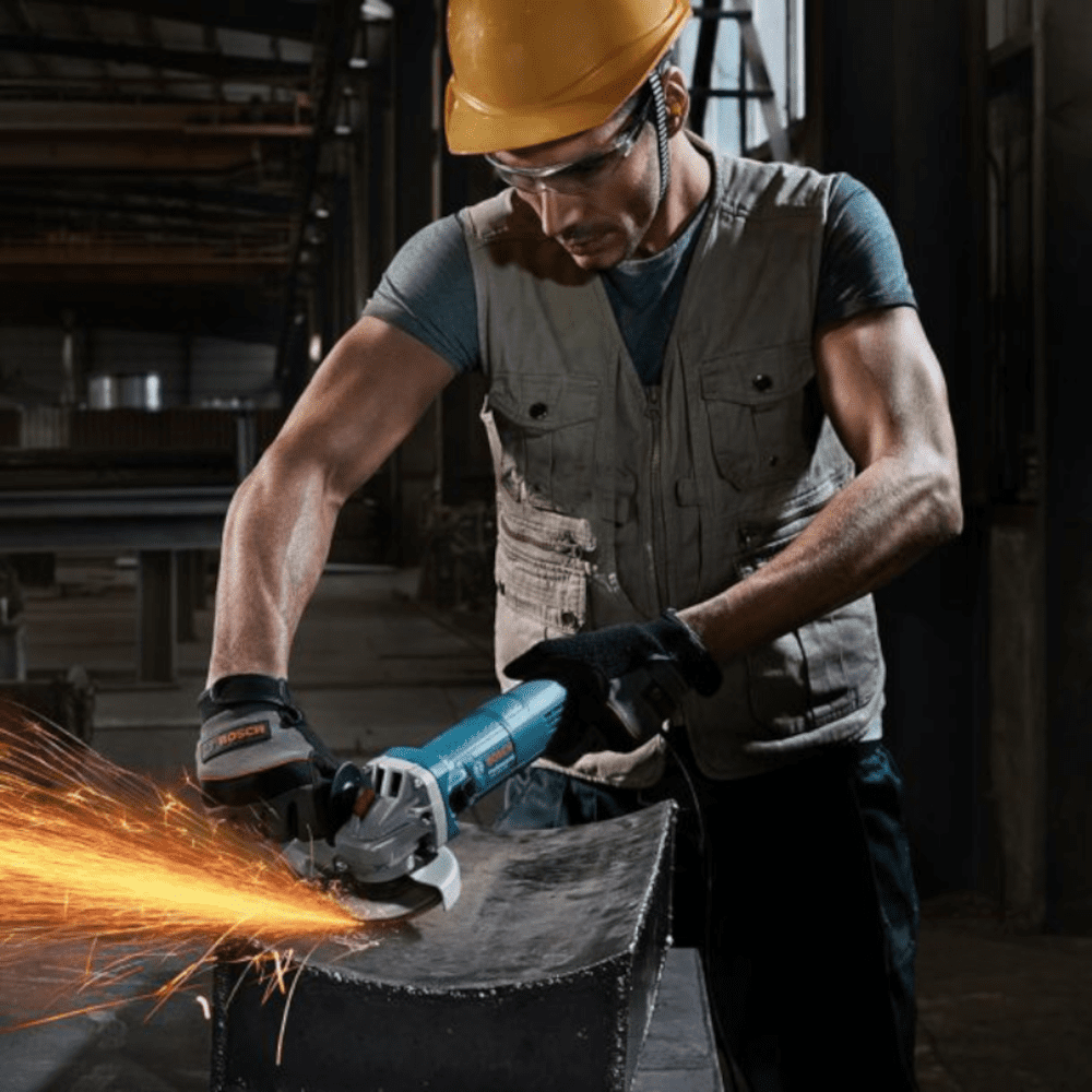 Polizor unghiular pe fir Bosch GWS 9-115 P - Resigilat Polizor unghiular pe fir Bosch GWS 9-115 P - Resigilat