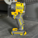 Masina de insurubat cu impact fara acumulatori DeWalt DCF870N
