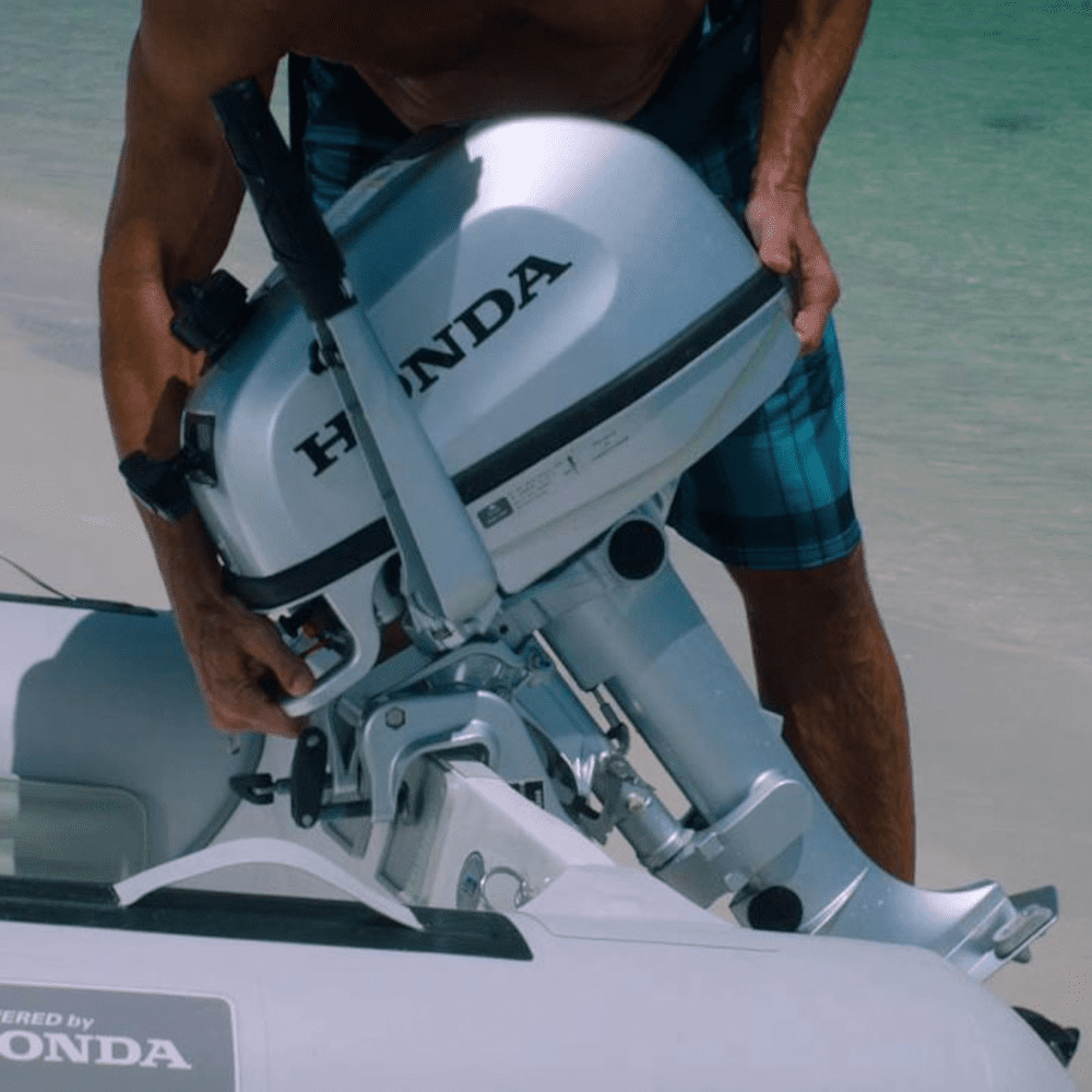 Motor de barca cu cizma lunga Honda BF6AH LHU Motor de barca cu cizma lunga Honda BF6AH LHU