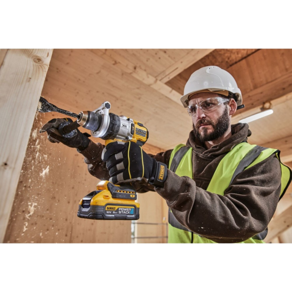 Masina de gaurit si insurubat cu 2 acumulatori DeWalt DCD1007H2T