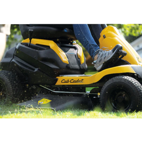 Tractor de tuns gazon pe baterie Cub Cadet LR2 ES76