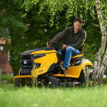 Tractor de tuns gazon pe benzina Cub Cadet XT2 PR95